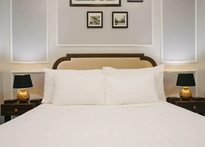 La Palm Hotel